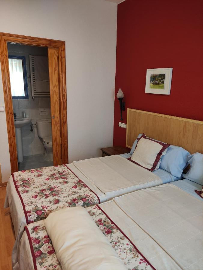 Hostal Escartin Sabinanigo Exterior photo